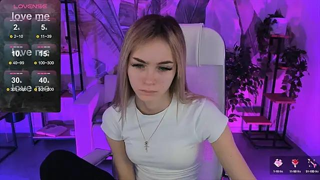 Explore our live girls sluts from our Custom and Multi clubs and checkout exclusive access to highly interactive content, such as shape, hair, titties, pussy type and many more.