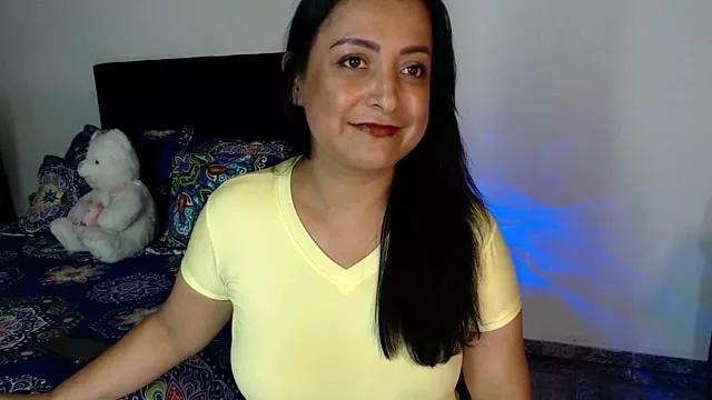 Explore our live girls sluts from our Custom and Multi clubs and checkout exclusive access to highly interactive content, such as shape, hair, titties, pussy type and many more.