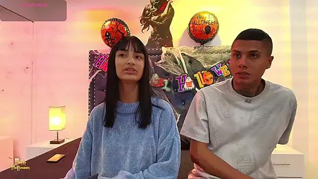 Damian_and_roxanne from StripChat is Freechat