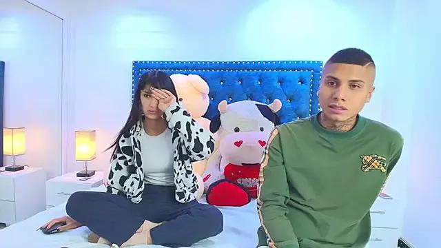 Damian_and_roxanne from StripChat is Freechat