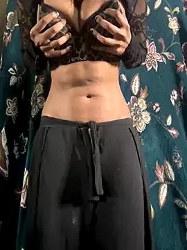 DAMinii_ from StripChat is Freechat