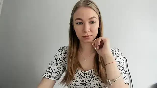 Dana_flowers from StripChat