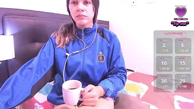 Explore our live girls sluts from our Custom and Multi clubs and checkout exclusive access to highly interactive content, such as shape, hair, titties, pussy type and many more.