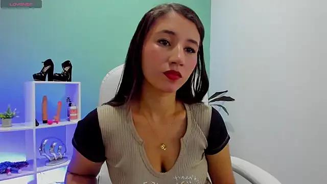 Explore our live girls sluts from our Custom and Multi clubs and checkout exclusive access to highly interactive content, such as shape, hair, titties, pussy type and many more.