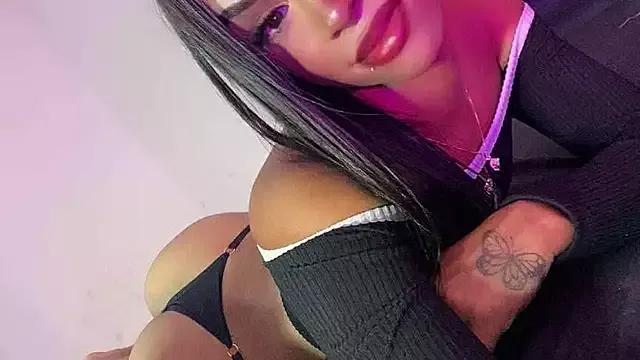 Explore our live girls sluts from our Custom and Multi clubs and checkout exclusive access to highly interactive content, such as shape, hair, titties, pussy type and many more.