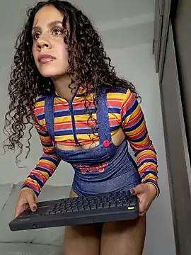 Explore our live girls sluts from our Custom and Multi clubs and checkout exclusive access to highly interactive content, such as shape, hair, titties, pussy type and many more.