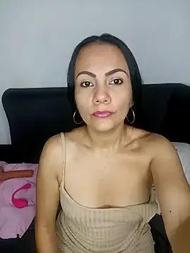 Danna_Traviesa from StripChat is Freechat