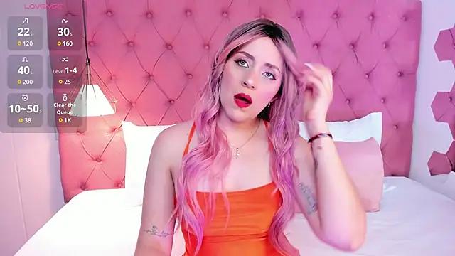 DannaCouper from StripChat