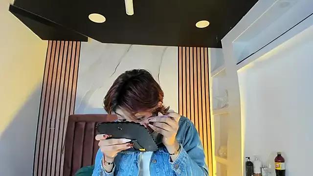 DannysaStar from StripChat