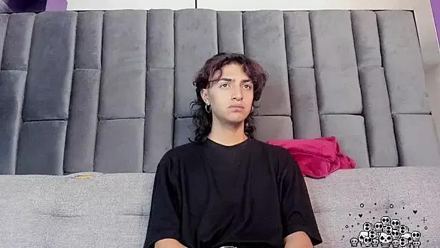 Dante_Crow_ from StripChat is Freechat