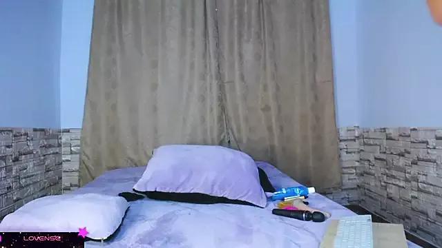 DaraKat18 from StripChat