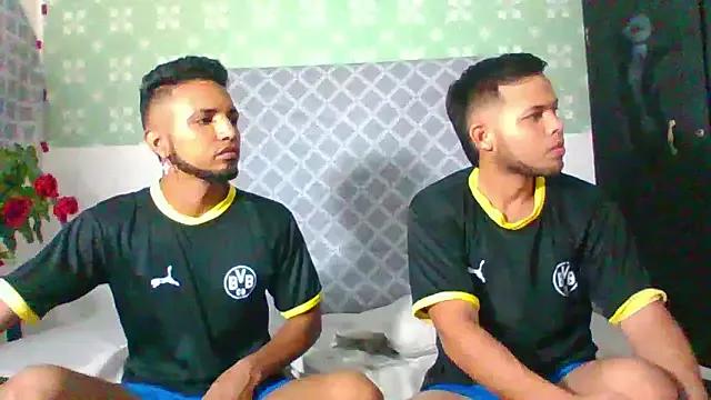 Darkdreams_latin from StripChat is Freechat