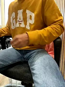 DarkMasterDesire from StripChat is Freechat