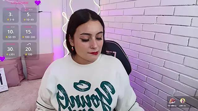 Darling_tay from StripChat is Freechat