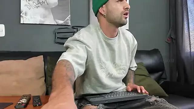 Davevilboy from StripChat is Freechat