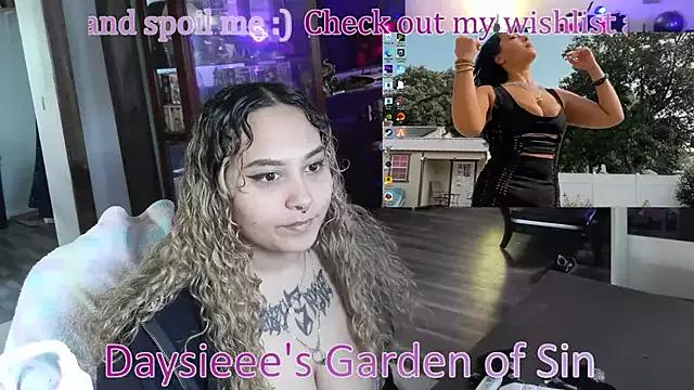 DaysieAfterDark from StripChat is Freechat