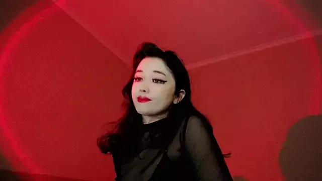 Dazzl1ngFire from StripChat