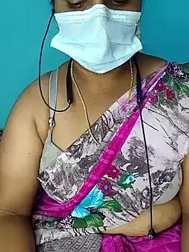Deepika1432 from StripChat