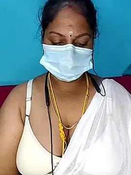 Deepika1432 from StripChat