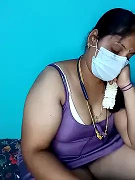 Deepika1432 from StripChat