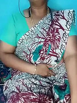Deepika1432 from StripChat