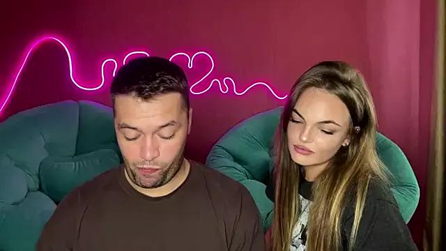 deeplookscouple from StripChat is Freechat