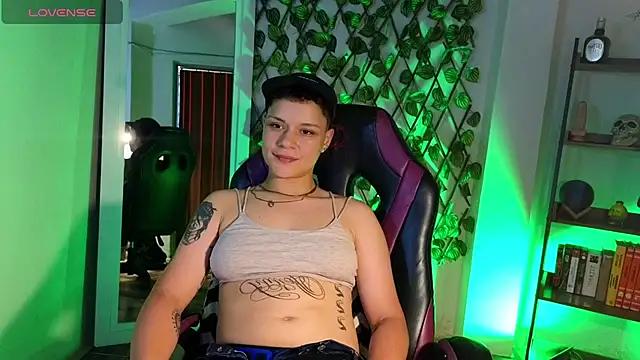 Explore our live girls sluts from our Custom and Multi clubs and checkout exclusive access to highly interactive content, such as shape, hair, titties, pussy type and many more.