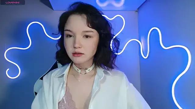 Explore our live girls sluts from our Custom and Multi clubs and checkout exclusive access to highly interactive content, such as shape, hair, titties, pussy type and many more.