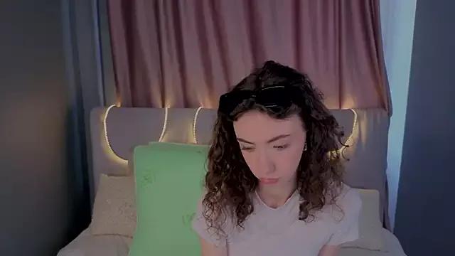 DeneenTurja from StripChat