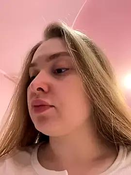 DeniMilkyyyyy from StripChat is Freechat