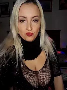 Explore our live girls sluts from our Custom and Multi clubs and checkout exclusive access to highly interactive content, such as shape, hair, titties, pussy type and many more.
