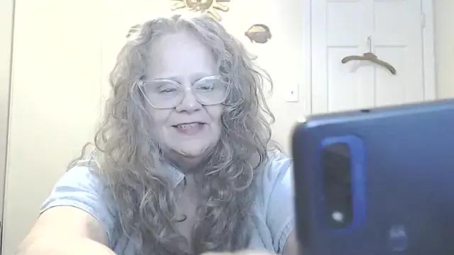 DestineeLoverGirl from StripChat is Freechat