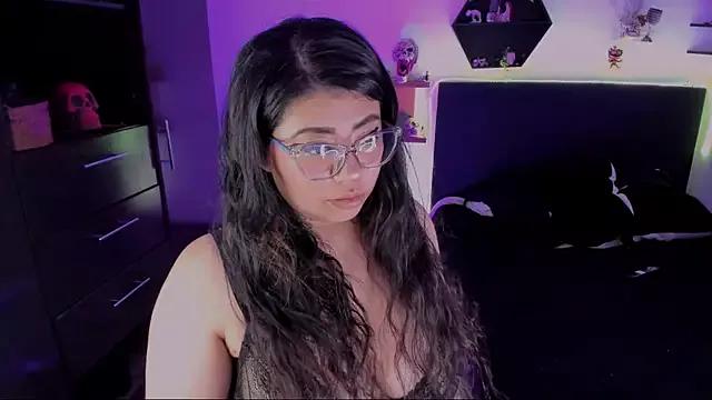 devilfoxtwo from StripChat is Freechat