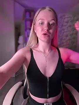 Devill_Angel_ from StripChat is Freechat