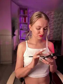 Explore our live girls sluts from our Custom and Multi clubs and checkout exclusive access to highly interactive content, such as shape, hair, titties, pussy type and many more.