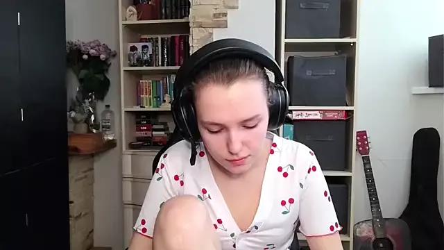 Diana-back from StripChat is Freechat