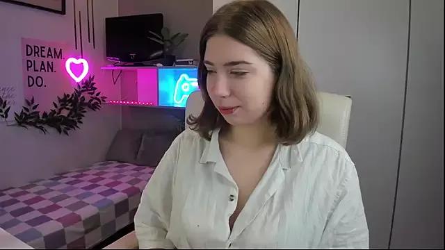 Explore our live girls sluts from our Custom and Multi clubs and checkout exclusive access to highly interactive content, such as shape, hair, titties, pussy type and many more.