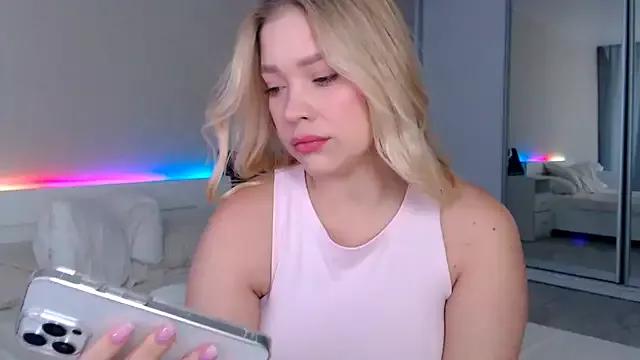 DIANAxxxDIAMOND from StripChat is Freechat