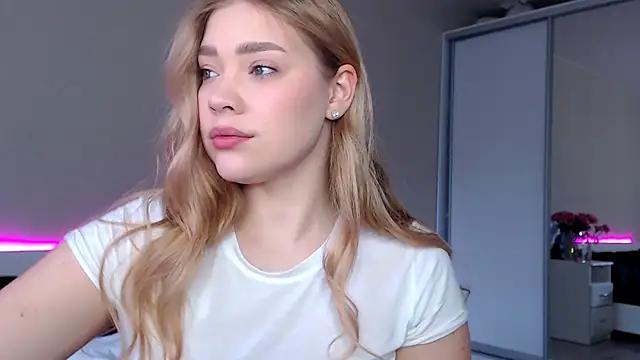 Explore our live girls sluts from our Custom and Multi clubs and checkout exclusive access to highly interactive content, such as shape, hair, titties, pussy type and many more.