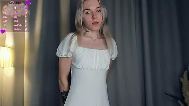 Photos of DianeHonnette from StripChat is Freechat