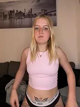 DieBlondeHannah from StripChat is Freechat