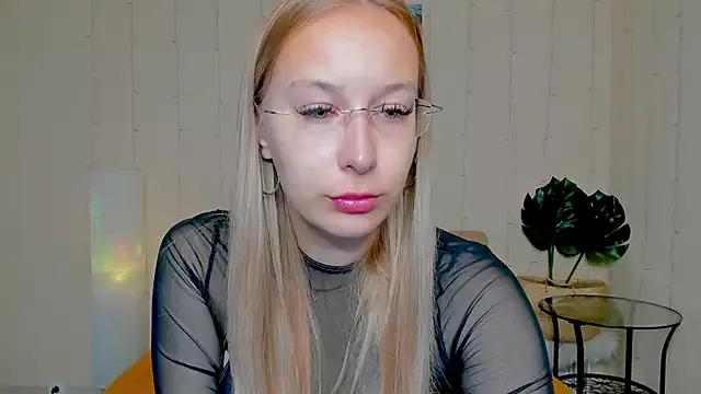 Explore our live girls sluts from our Custom and Multi clubs and checkout exclusive access to highly interactive content, such as shape, hair, titties, pussy type and many more.