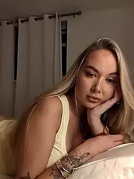 DiorDolly webcams show profile image 