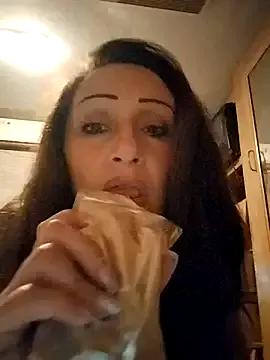 Dirtywhitebitch5150 on StripChat
