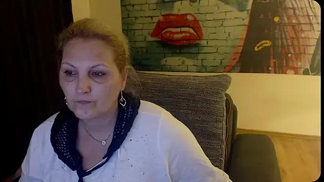 Divineblond from StripChat