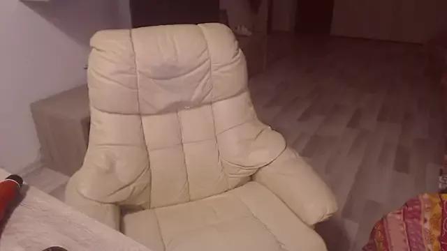 Divineblond from StripChat