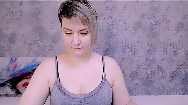 Djullia from StripChat is Freechat