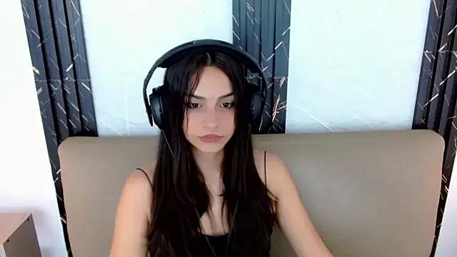 Explore our live girls sluts from our Custom and Multi clubs and checkout exclusive access to highly interactive content, such as shape, hair, titties, pussy type and many more.