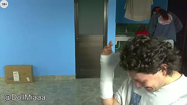 DollMiaaa from StripChat