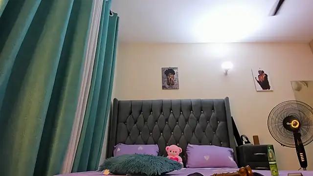 dolly_booty from StripChat